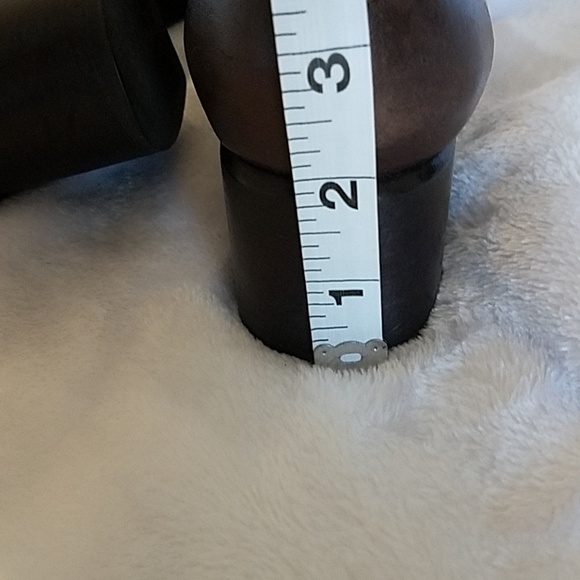 Bandolino shoes. - Picture 7 of 8